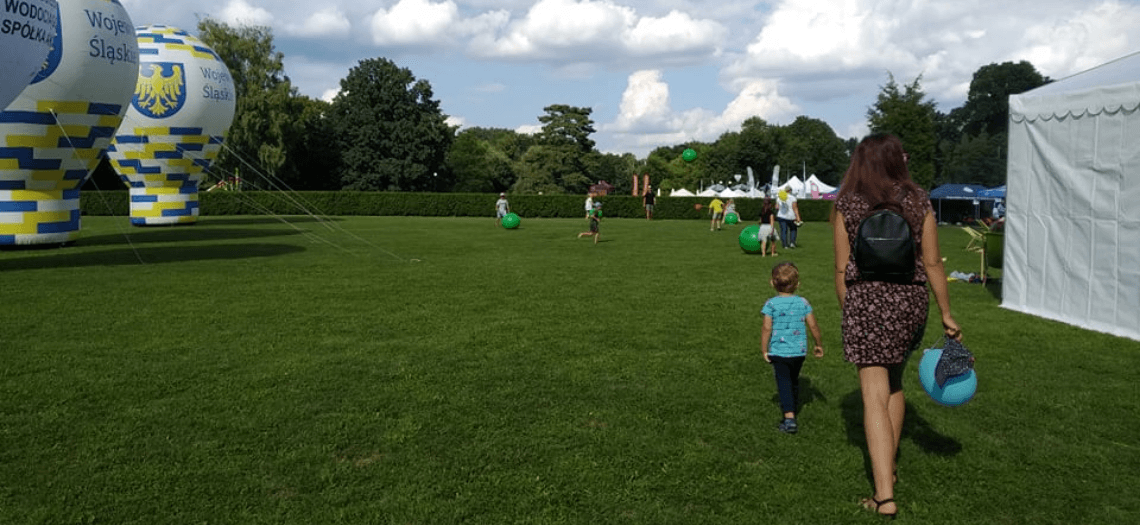 Park w Świerklańcu. Miasteczko Zdrowia