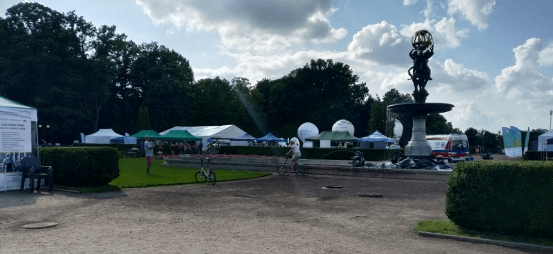 Park w Świerklańcu. Miasteczko Zdrowia