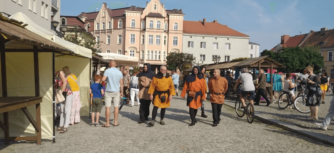 Na rynku pojawili się także gwarkowie