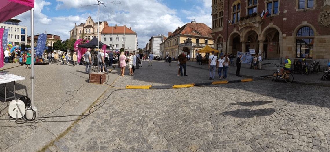 Tarnowskie Góry. Piknik Rodzinny i manifestacja