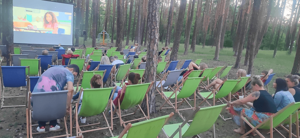Letnie kino plenerowe w Kaletach
