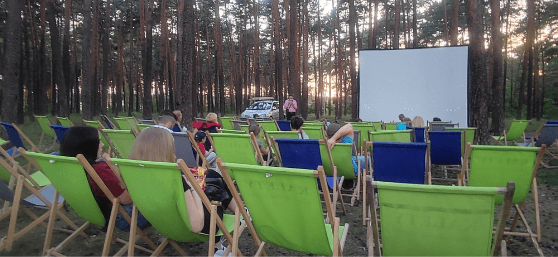 Letnie kino plenerowe w Kaletach