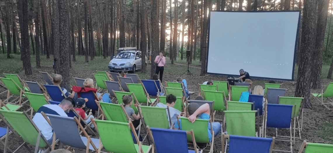 Letnie kino plenerowe w Kaletach