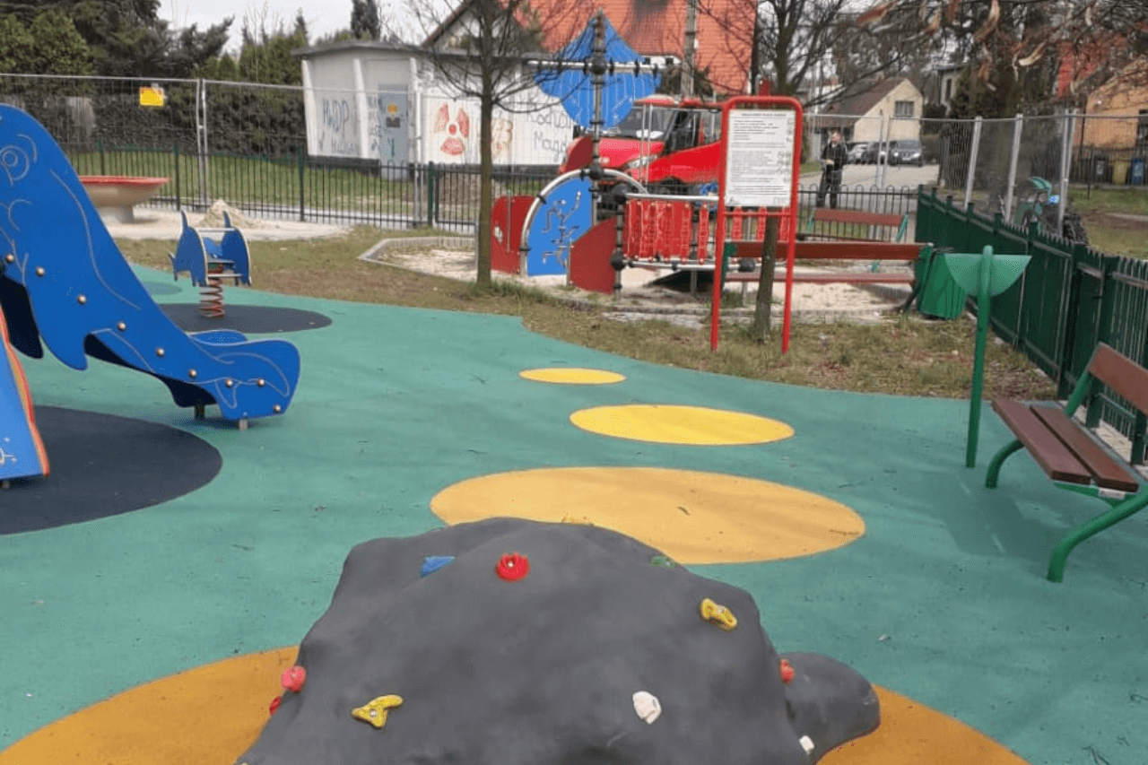 Nowy plac zabaw w Lasowicach
