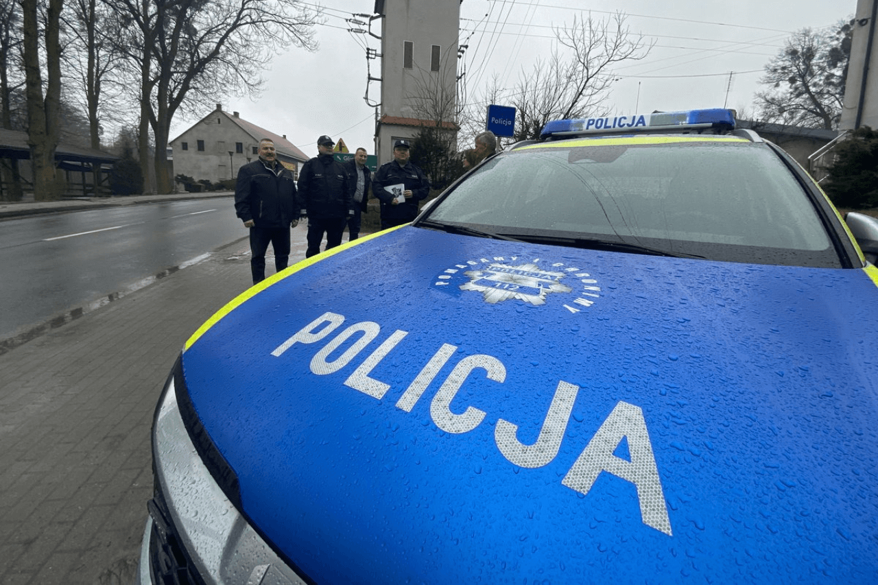 Nowy samochód dla policjantów ze Zbrosławic