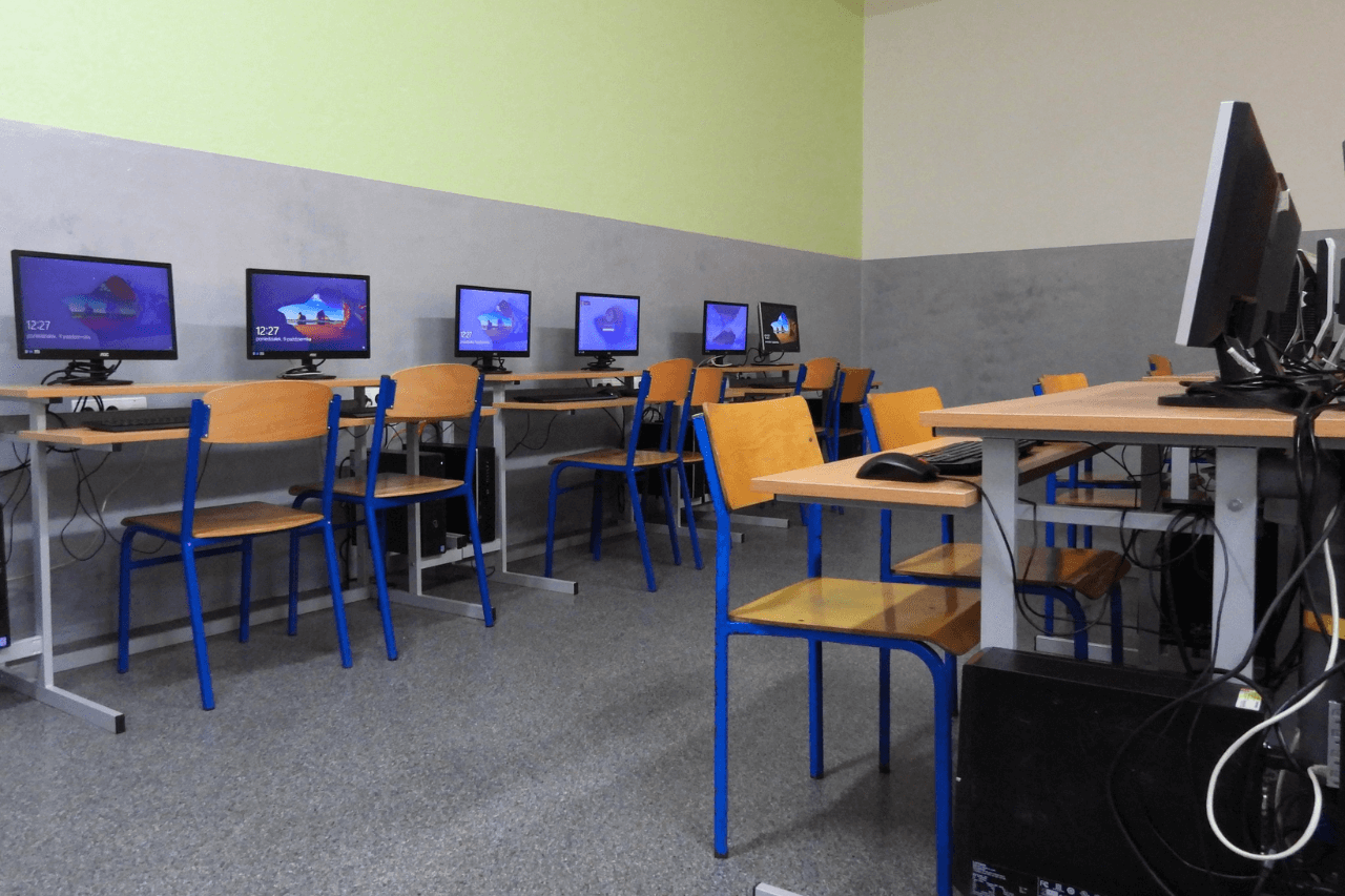 Odnowiona sala komputerowa w Nakle Śląskim