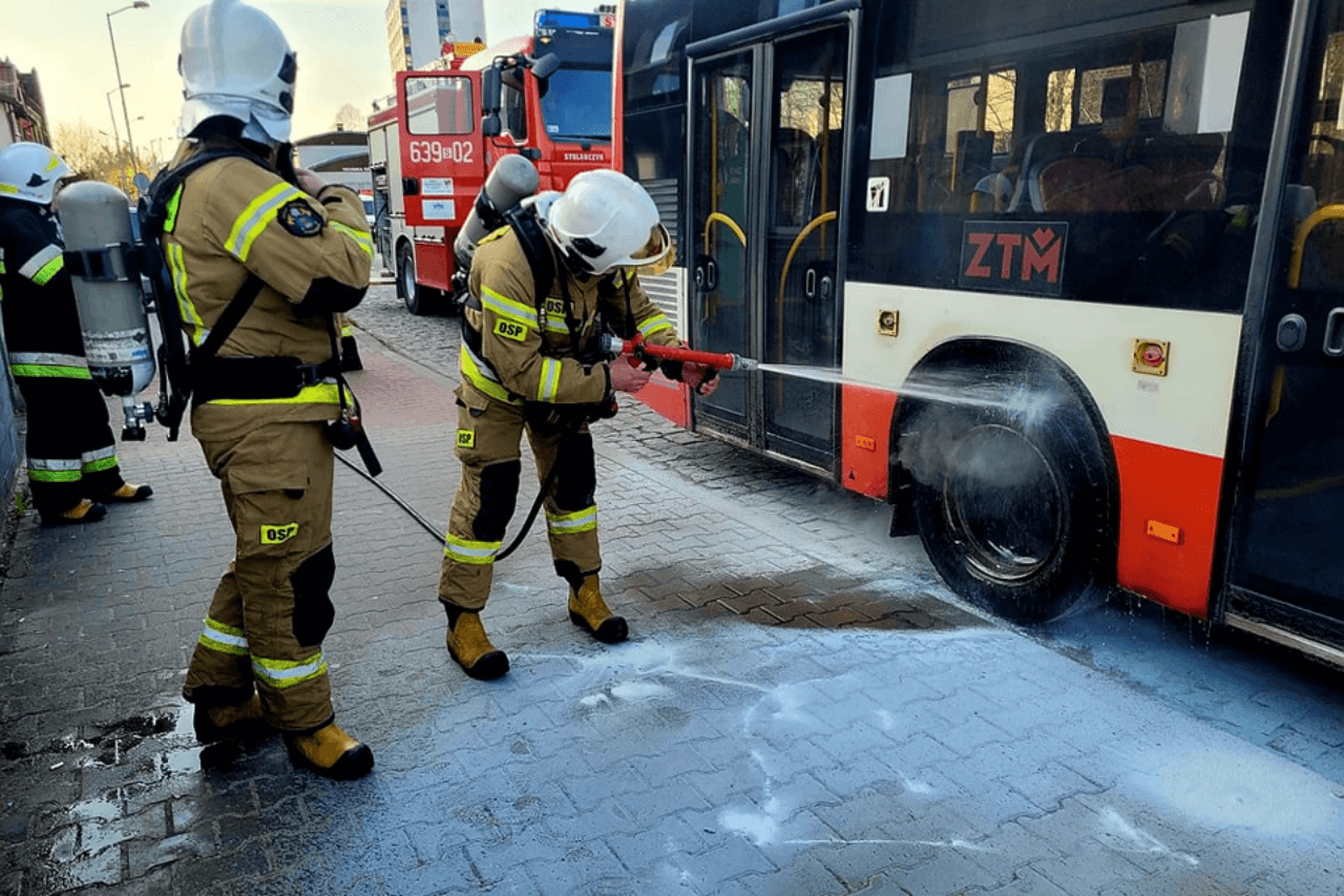 Pożar autobusu w Tarnowskich Górach