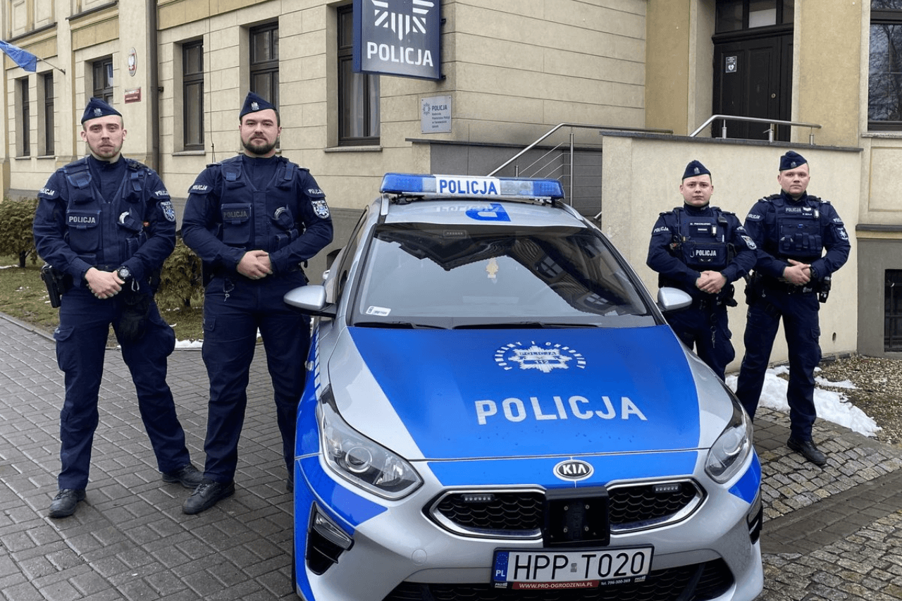 Tarnogórscy policjanci, którzy pomogli 36-latce