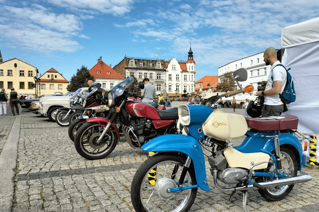 Zlot Pojazdów Zabytkowych 2023 w Tarnowskich Górach 6