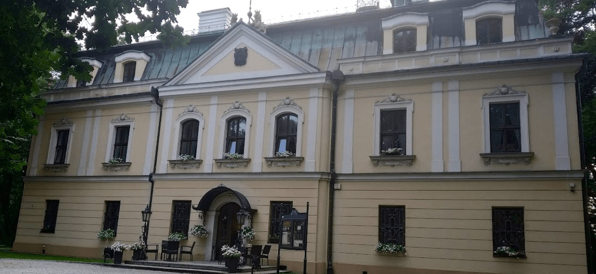 Pałac w rybnej Pałac w rybnej