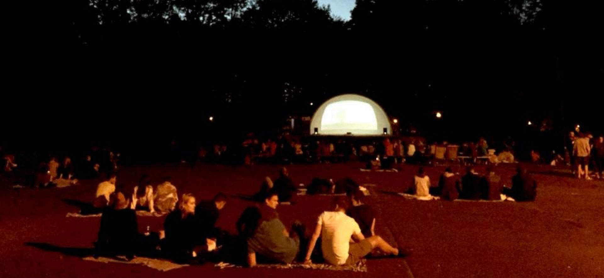 Kino plenerowe w Tarnowskich Górach Kino plenerowe w Tarnowskich Górach