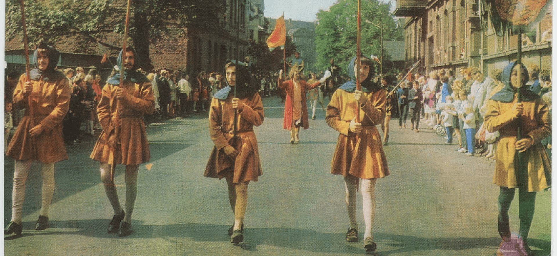 Gwarki w Tarnowskich Górach na archiwalnych fotografiach Gwarki w Tarnowskich Górach na archiwalnych fotografiach