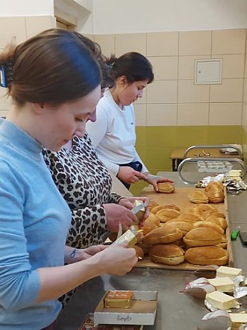 Tarnowskie Góry: "Gastronomik" pomaga uchodźcom Tarnowskie Góry: "Gastronomik" pomaga uchodźcom