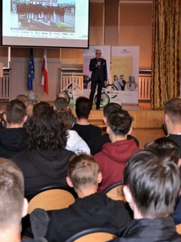 Dzień Elektromobilności w tarnogórskiej "Sorbonie" Dzień Elektromobilności w tarnogórskiej "Sorbonie"