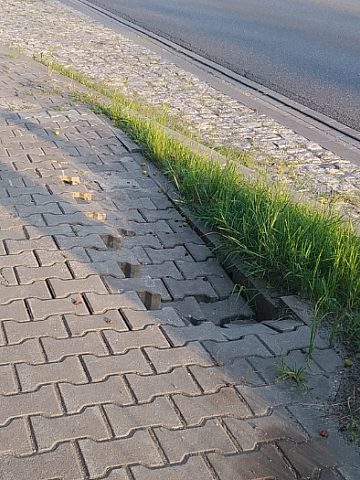 Dziura przy DK 11 Dziura przy DK 11