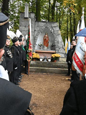 Bobrowniki Śląskie - kapliczka św. Barbary Bobrowniki Śląskie - kapliczka św. Barbary