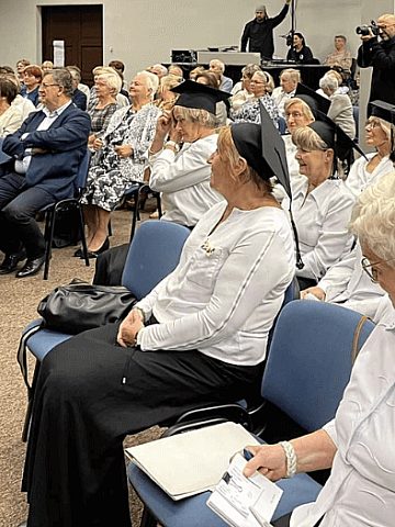 Rozpoczęcie nowego roku na Uniwersytecie Trzeciego Wieku Rozpoczęcie nowego roku na Uniwersytecie Trzeciego Wieku