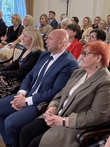 Nagrody dla tarnogórskich nauczycieli 2022 Nagrody dla tarnogórskich nauczycieli 2022