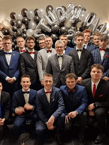 Studniówka Technikum nr 13 w Radzionkowie Studniówka Technikum nr 13 w Radzionkowie