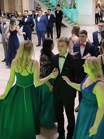 Studniówka w ZSCKR w Nakle Śląskim Studniówka w ZSCKR w Nakle Śląskim
