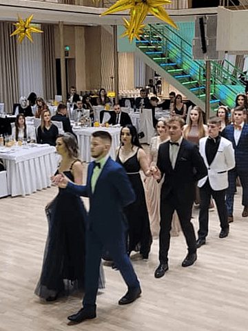 Studniówka w ZSCKR w Nakle Śląskim Studniówka w ZSCKR w Nakle Śląskim