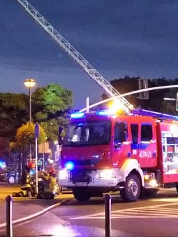 Tarnowskie Góry, ulica Piłsudskiego - pożar budynku Tarnowskie Góry, ulica Piłsudskiego - pożar budynku