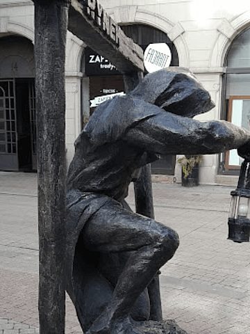 Rzeźby gwarków w Tarnowskich Górach Rzeźby gwarków w Tarnowskich Górach