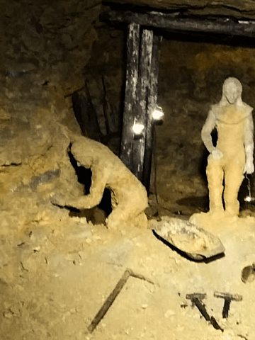 Zabytkowa Kopalnia Srebra w Tarnowskich Górach Zabytkowa Kopalnia Srebra w Tarnowskich Górach