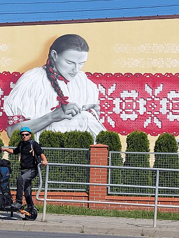 Tarnogórzanin dojechał do Rzymu na hulajnodze Tarnogórzanin dojechał do Rzymu na hulajnodze
