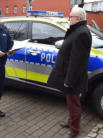 Nowy radiowóz dla Policji w Tarnowskich Górach Nowy radiowóz dla Policji w Tarnowskich Górach
