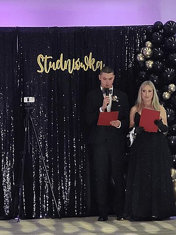 Studniówka w Ekonomiku w Tarnowskich Górach Studniówka w Ekonomiku w Tarnowskich Górach