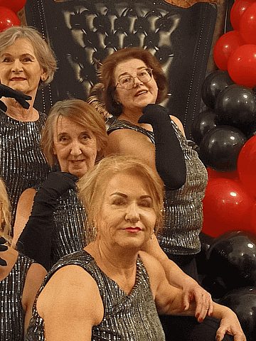 Tarnogórski Uniwersytet Trzeciego Wieku na scenie Tarnogórski Uniwersytet Trzeciego Wieku na scenie