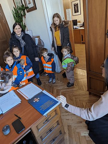 Przedszkolaki w tarnogórskim ratuszu Przedszkolaki w tarnogórskim ratuszu