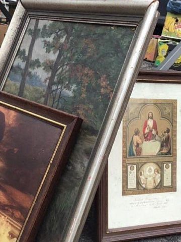 Podczas wydarzenia można znaleźć wiele ciekawych przedmiotów. Podczas wydarzenia można znaleźć wiele ciekawych przedmiotów.