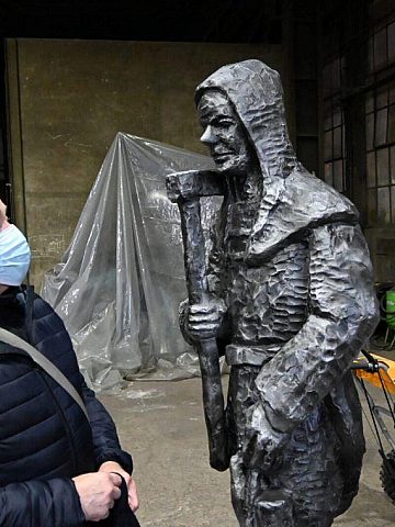 Nowy gwarek rzezba 1 Nowy gwarek rzezba 1