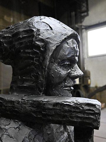 Nowy gwarek rzezba1 Nowy gwarek rzezba1