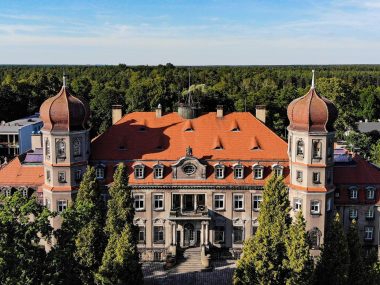 W krainie pałaców. Nie Oxfordshire, nie nad Loarą. Bliżej! Palac w Brynku