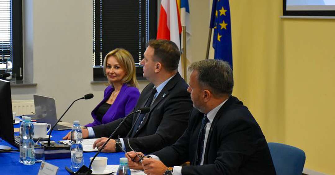 Co dalej z punktem NFZ w Tarnowskich Górach? Radni powiatowi zabrali głos za dostępnością dla mieszkańców