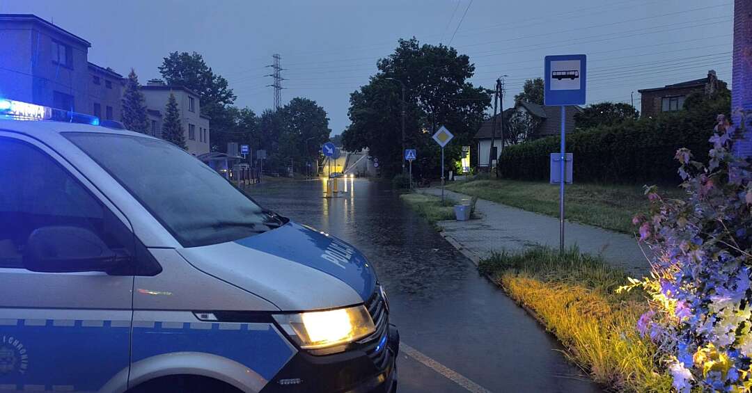Burza przeszła nad Tarnowskimi Górami i okolicami. Trwa usuwanie skutków nawałnicy