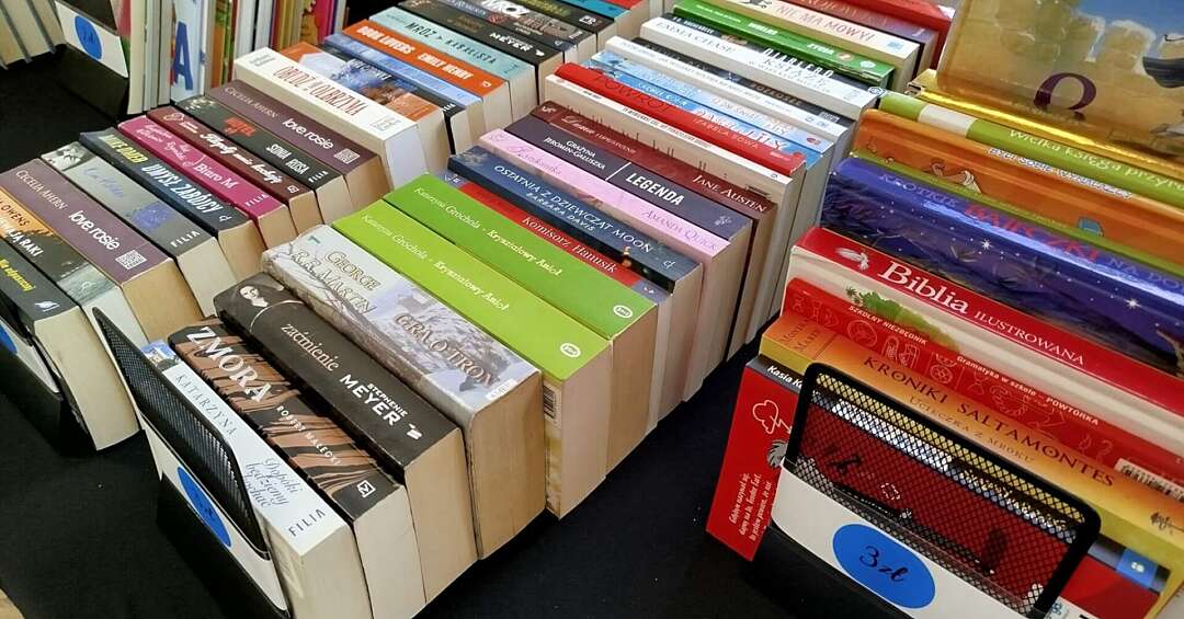 Okazja dla moli książkowych w Radzionkowie. Biblioteka ogłosiła atrakcyjną wyprzedaż