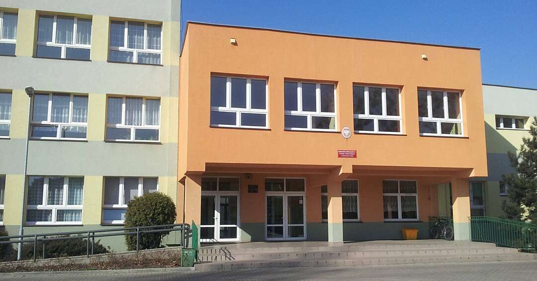 W Tarnowskich Górach część podstawówek połączy IV klasy? Jest odpowiedź burmistrza - to względy finansowe