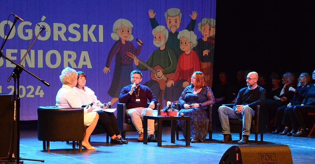 Seniorzy będą świętować w Tarnowskich Górach. Koncerty na dużej scenie, a może kameralne spotkanie przy kawie?