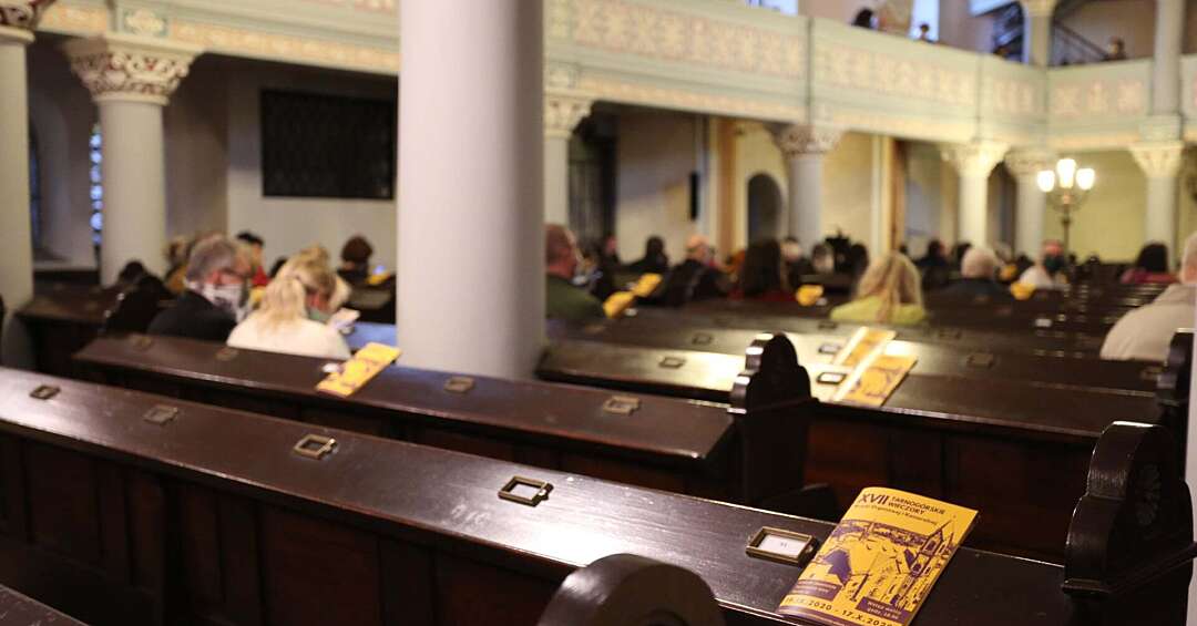 Nadchodzą nastrojowe, jesienne koncerty - Tarnogórskie Wieczory Muzyki Organowej i Kameralnej 2025