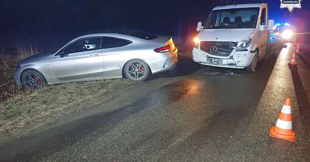 Kolizja w gminie Zbrosławice. Samochód ciążarowy zderzył się z osobówką