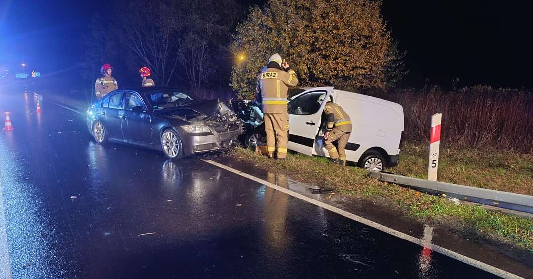Kolizyjny wtorek w powiecie tarnogórskim. Potrącenie pieszego i czołowe zderzenie samochodów