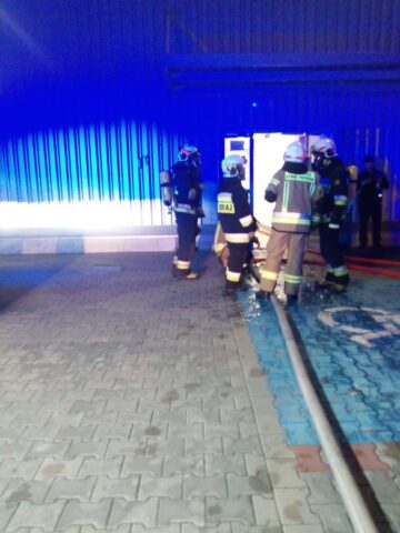 Pożar hali magazynowej w Szałszy Pożar hali magazynowej w Szałszy