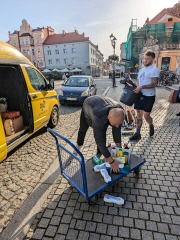 Zbiórka na rzecz powodzian w Tarnowskich Górach Zbiórka na rzecz powodzian w Tarnowskich Górach