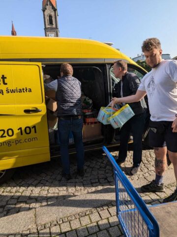 Zbiórka na rzecz powodzian w Tarnowskich Górach Zbiórka na rzecz powodzian w Tarnowskich Górach