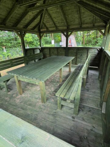 Wiata w dzielnicy Bobrowniki Śląskie-Piekary Rudne Wiata w dzielnicy Bobrowniki Śląskie-Piekary Rudne