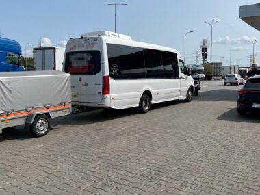 3 promile u kierowcy busa, brak „prawka” za wypadek i picie MOP Wieszowa (gmina Zbrosławice, powiat tarnogórski). Zatrzymanie pijanego kierowcy busa z Będzina przez Komisariat Policji Autostradowej w Gliwicach. 5 czerwca 2025.